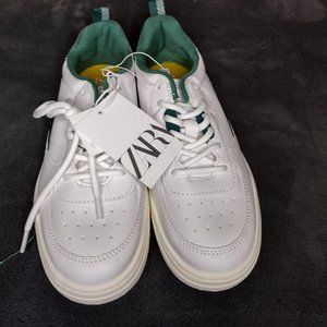 Zara - Girls sneakers  Sz: 36/4